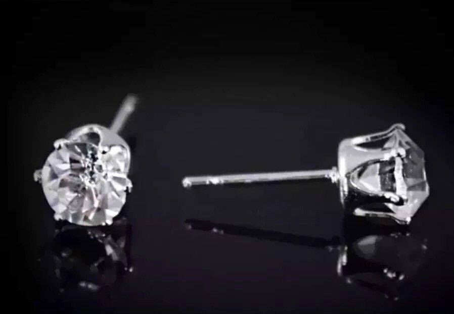 2Pcs Mens Cubic Zirconia CUT CRYSTAL Silver Colour Clear Ear Studs Earrings