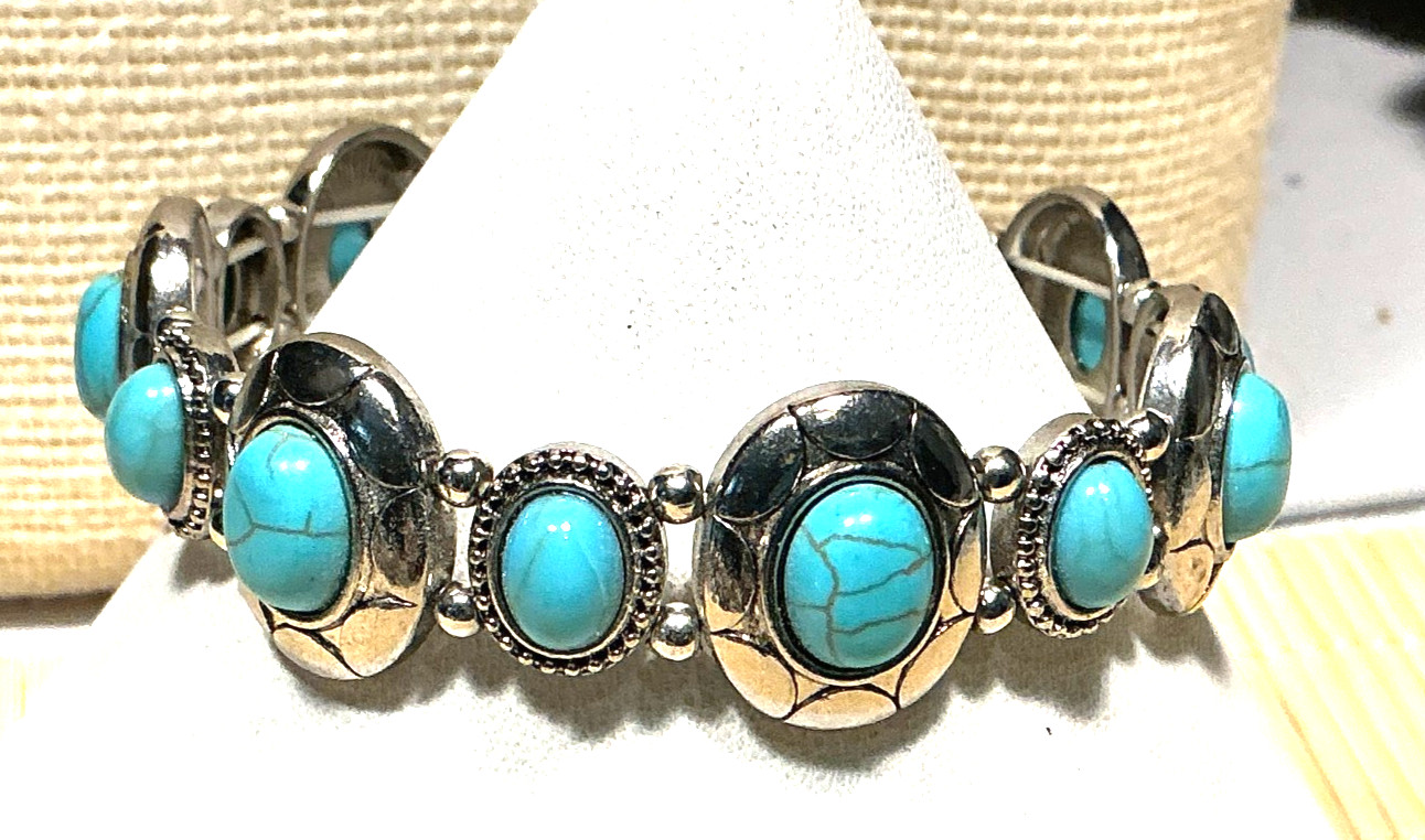 Fashion Bracelet Turquoise Magnesite cabochon Silver Tone Stretch Lot 91D