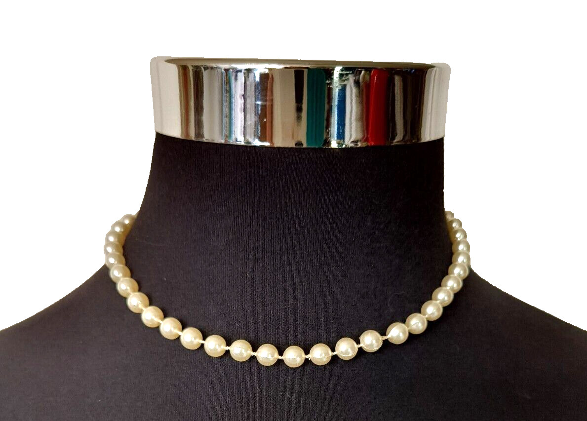 Women’s Beaded Necklace Imitation Creamy Color Pearls 18″ Spring Ring Closure