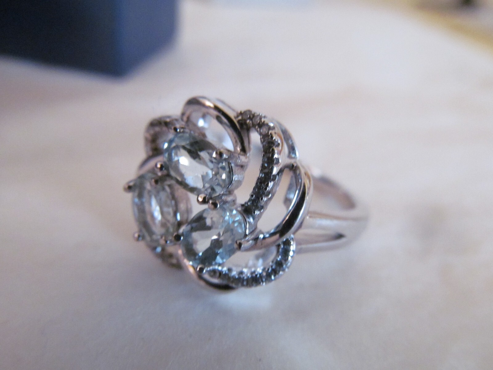 GEM STONE KING GSK STERLING SILVER LAB AQUAMARINE CLEAR STONE RING SIZE 7 IN BOX