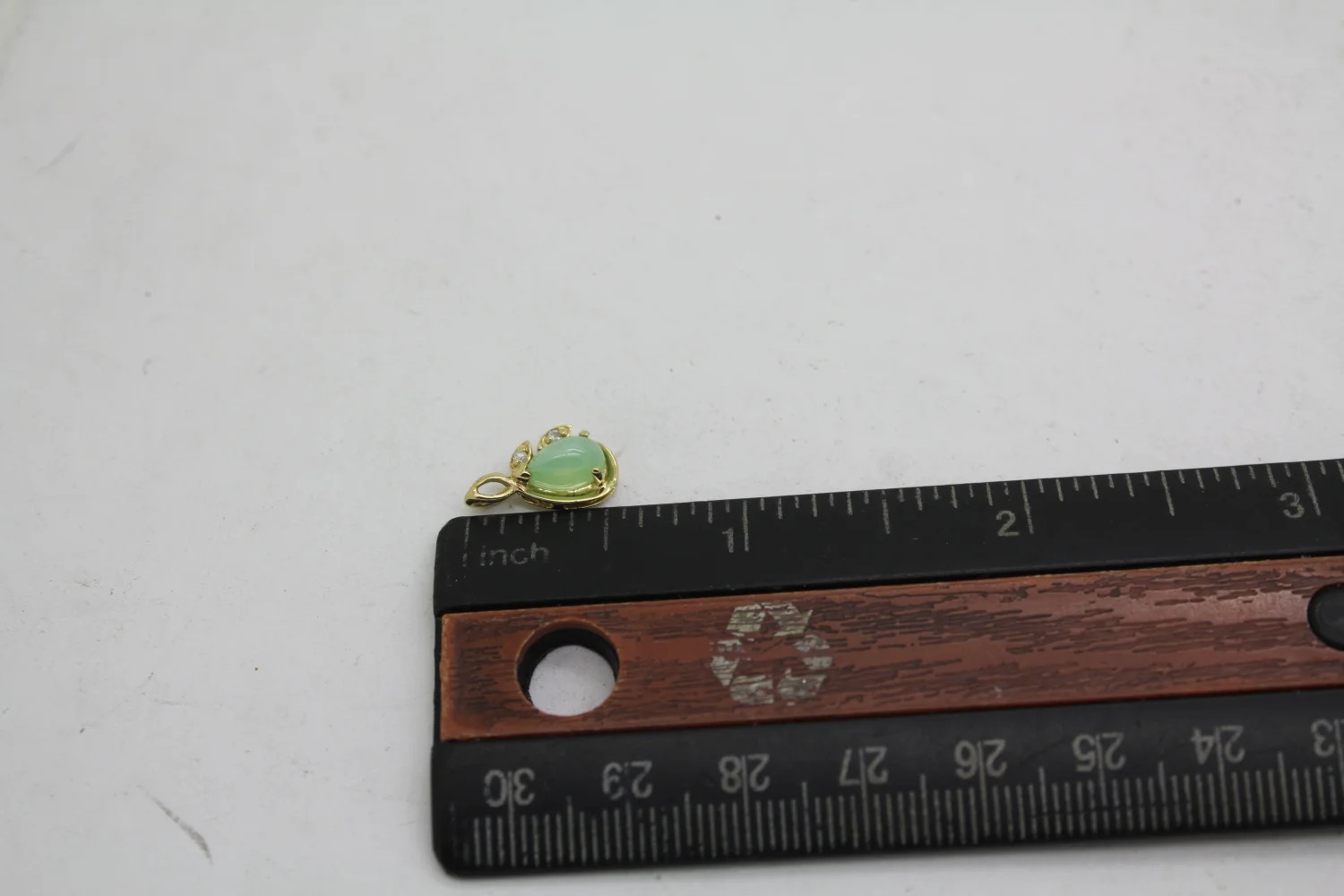 14k Y.G. GREEN SAPPHIRE LINDE LINDY STAR Dia. Acc. TEARDROP pend.