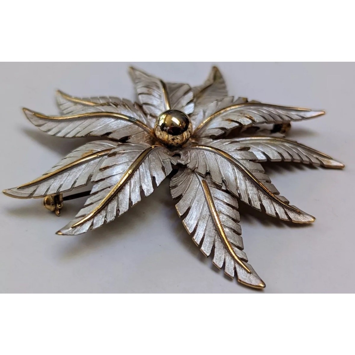 Signed Lisa Satin Enamel Brooch Leaf Flower Gold Tone Big Bold Pin 3″ Vintage