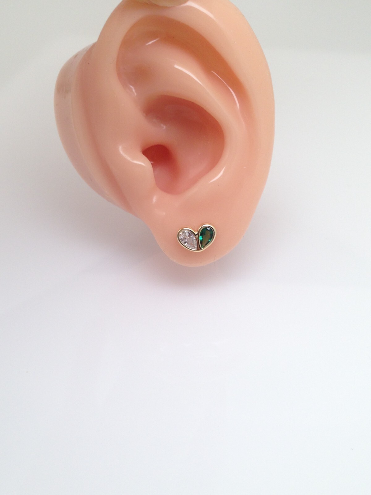 925 Sterling Silver Green White CZ Heart Stud Earrings Women Girls 7.8mm Tiny