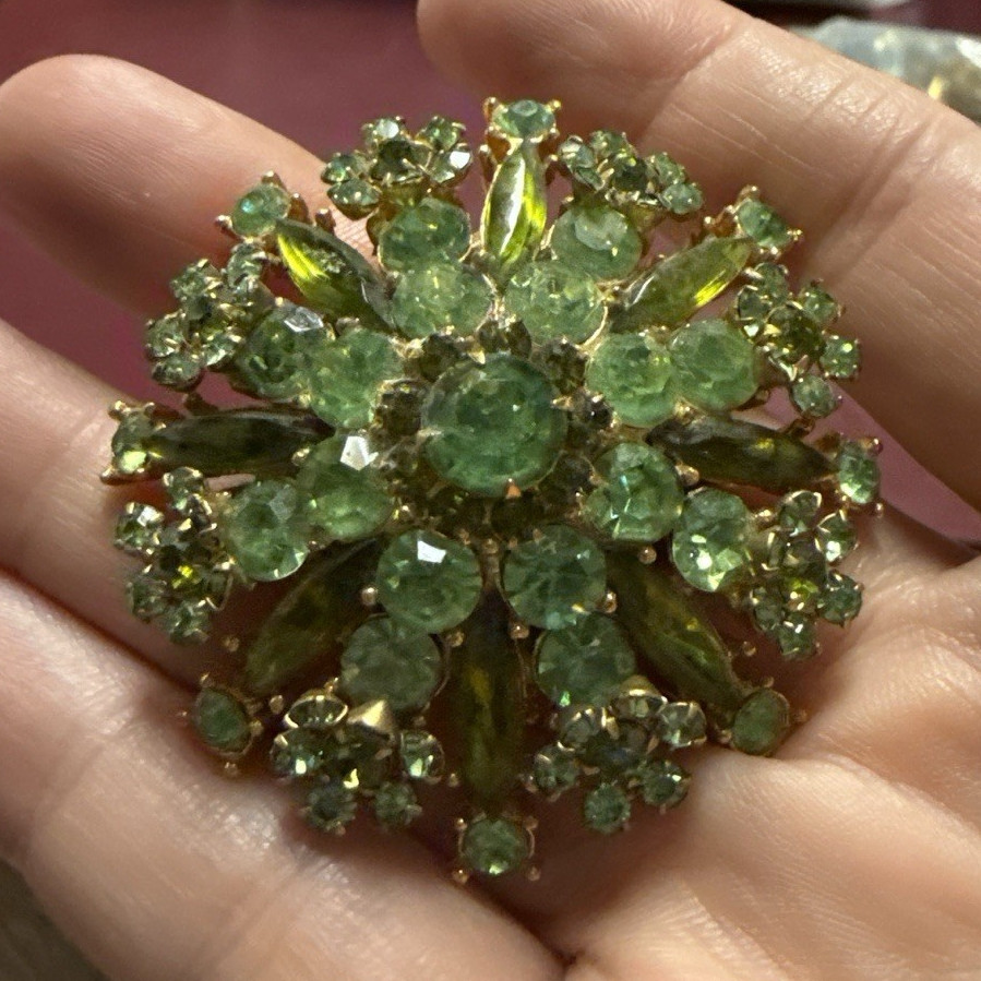 Gold Tone Metal Flower Brooch Pin, Green Round Prong Set Rhinestone Cluster