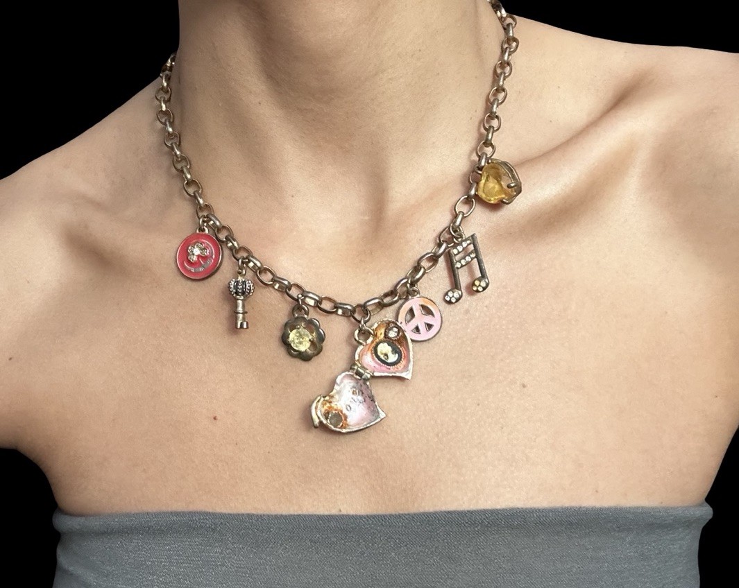 VTG Juicy Couture 7 Charms Necklace & Bracelet Set Hearts Peace Music Note READ
