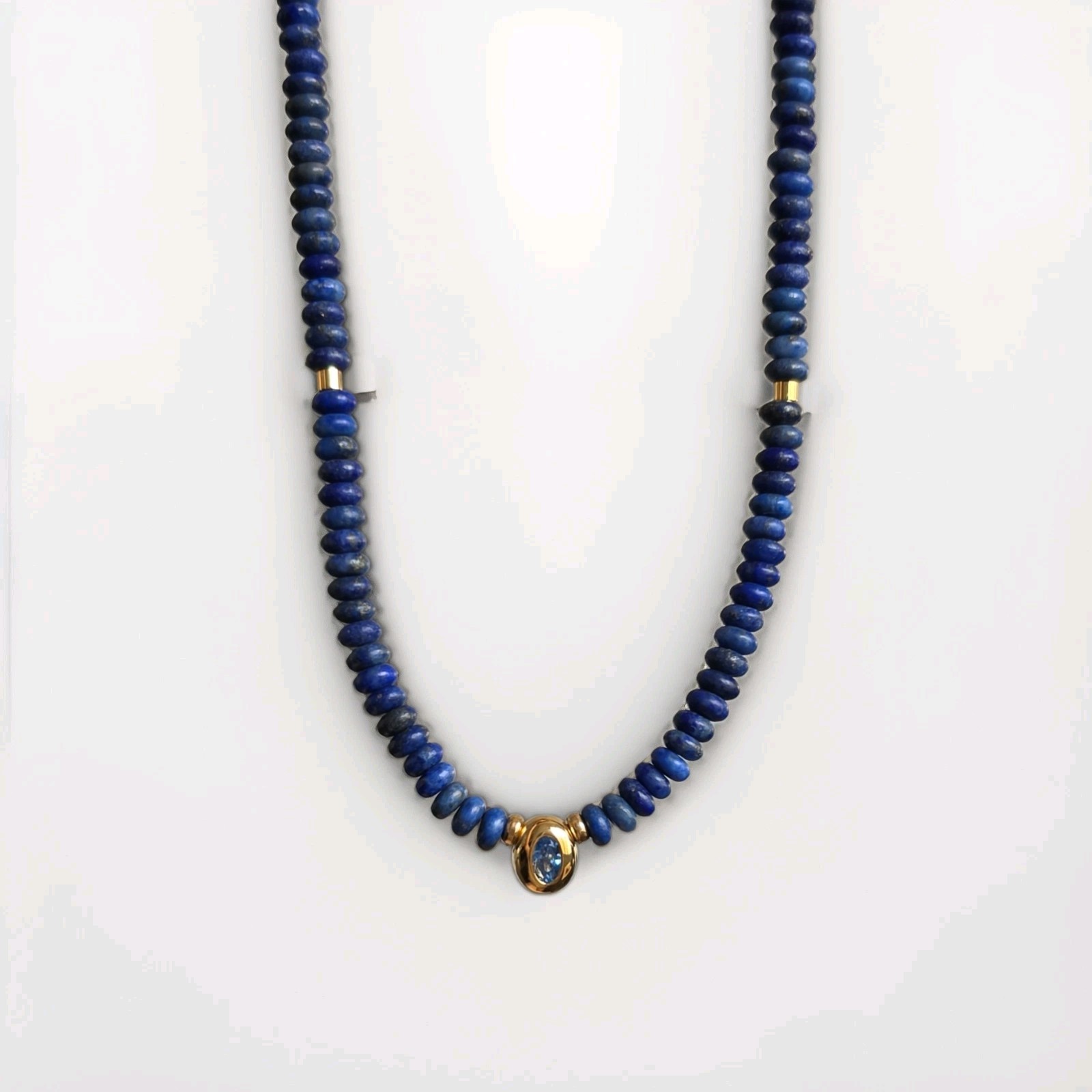 Handmade Lápiz Lazuli Necklase With Detail In Gold Field