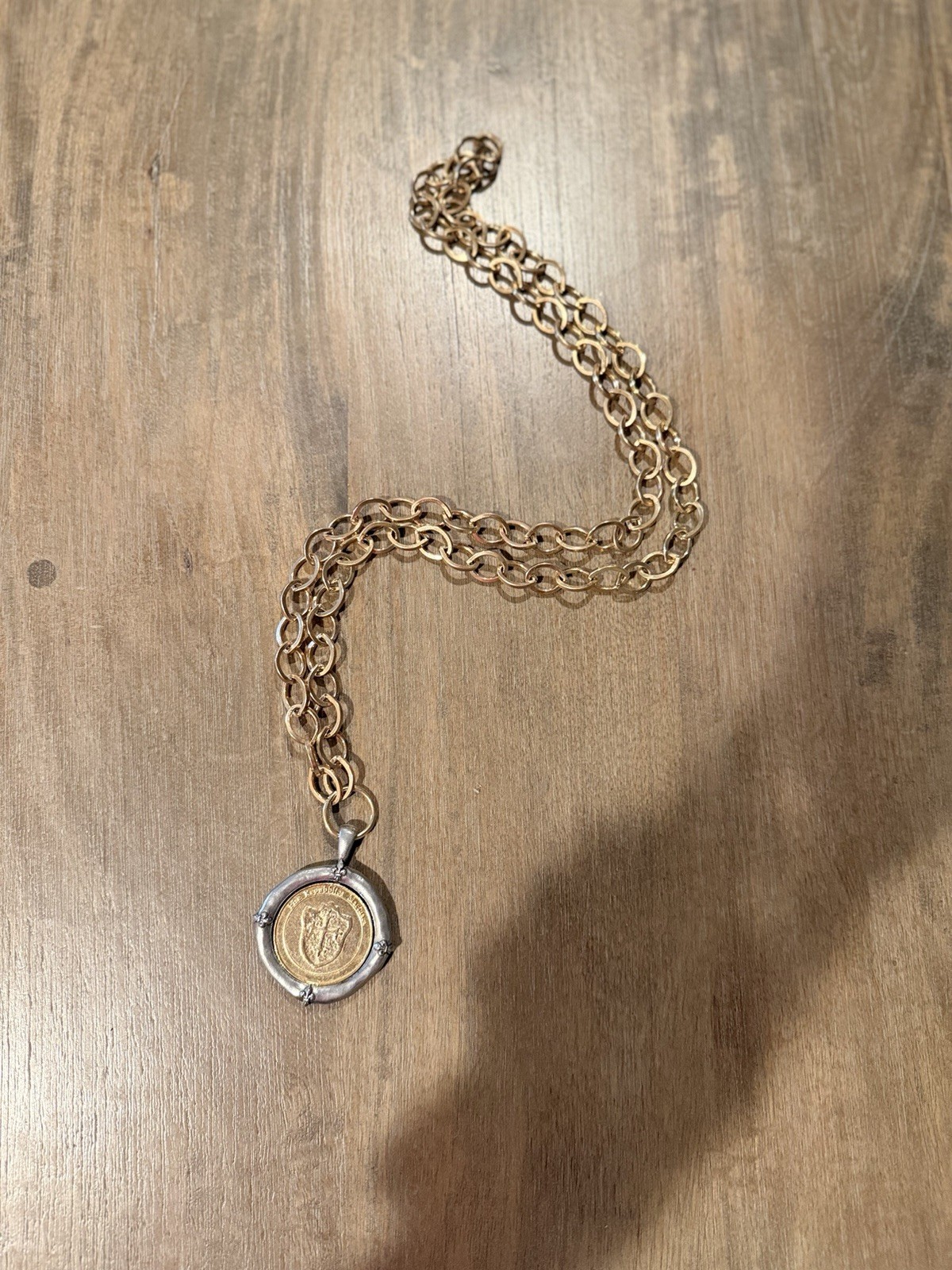 Jennifer Ponson Gold Tone Cable Chain Necklace Round Coin Pendant Silver Frame