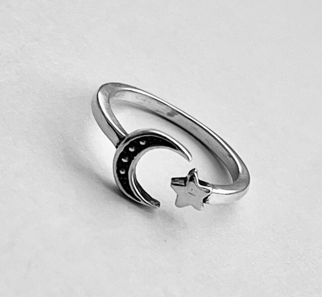 Women’s Solid Metal Moon & Star Adjustable Toe Ring 14k White Gold Plated Silver