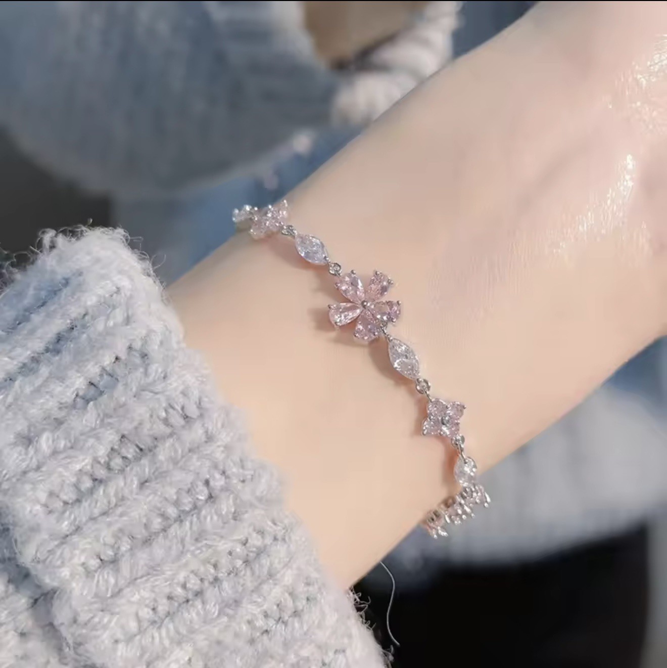 18K GF made with SWAROVSKI Crystals Charm Bracelet + Gift Box