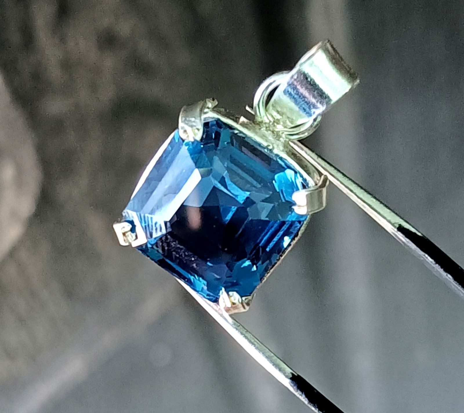 Certified 30.00 ct Natural Paraiba Tourmaline 925 Silver Pendant Loose Gemstone