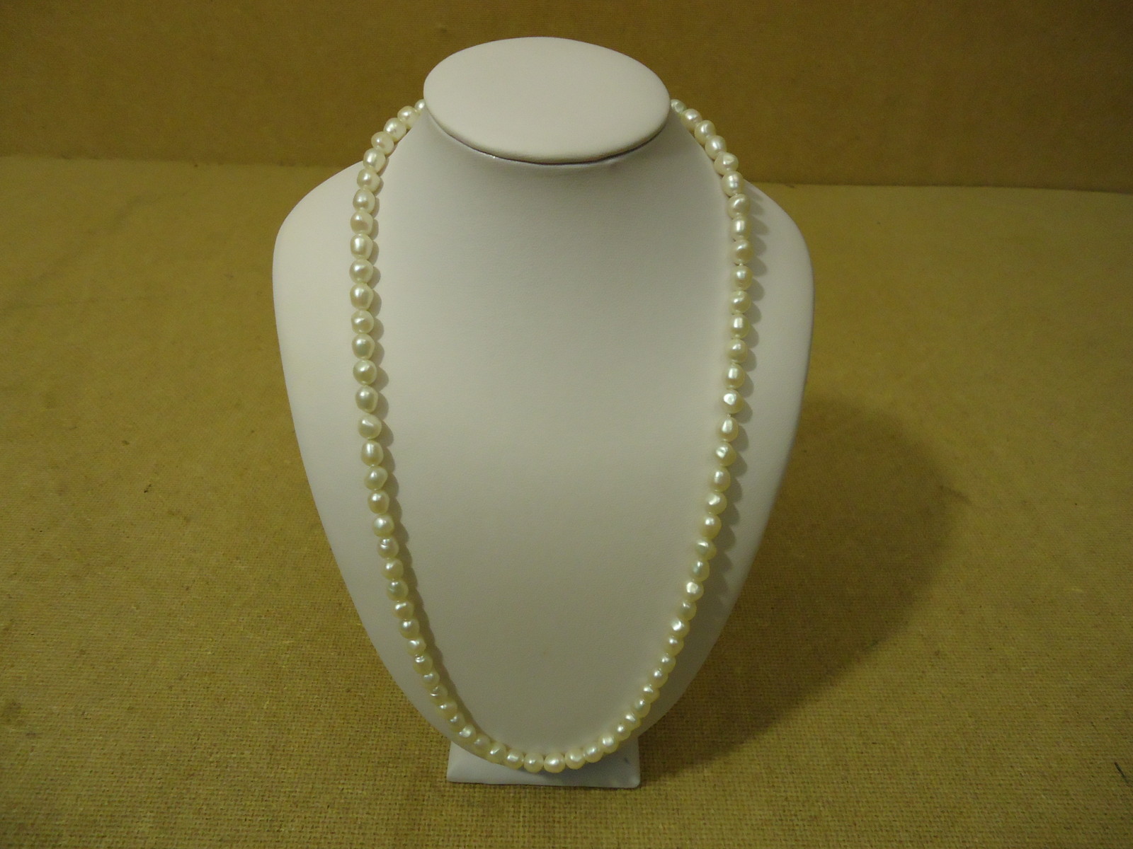 Designer Fashion Necklace 21in L Strand/String Faux Pearl Female Adult Whites