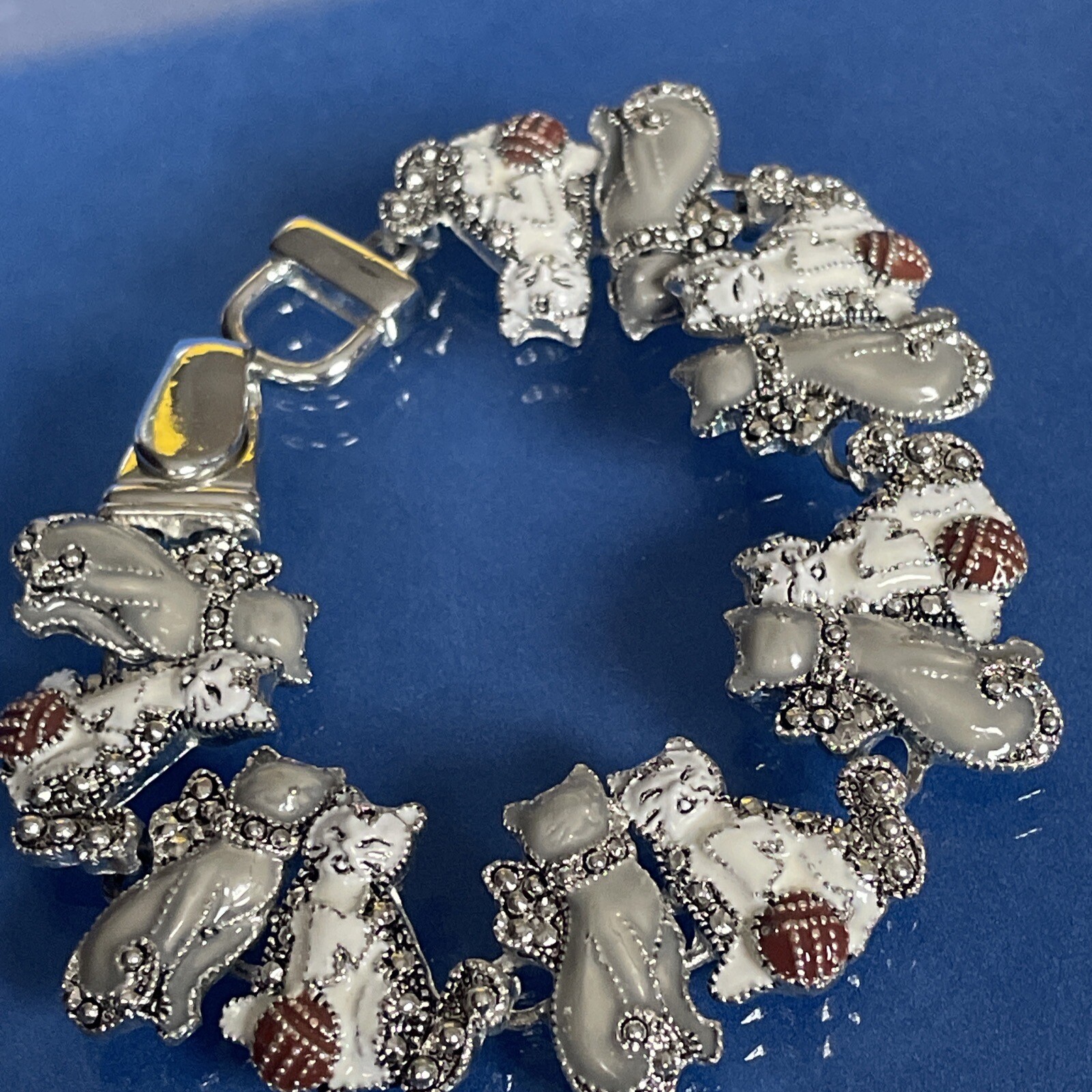 SilverTone Gray & White Enamel Cat Kitten Charms Magnet Clasp 7.5″ Bracelet U26w