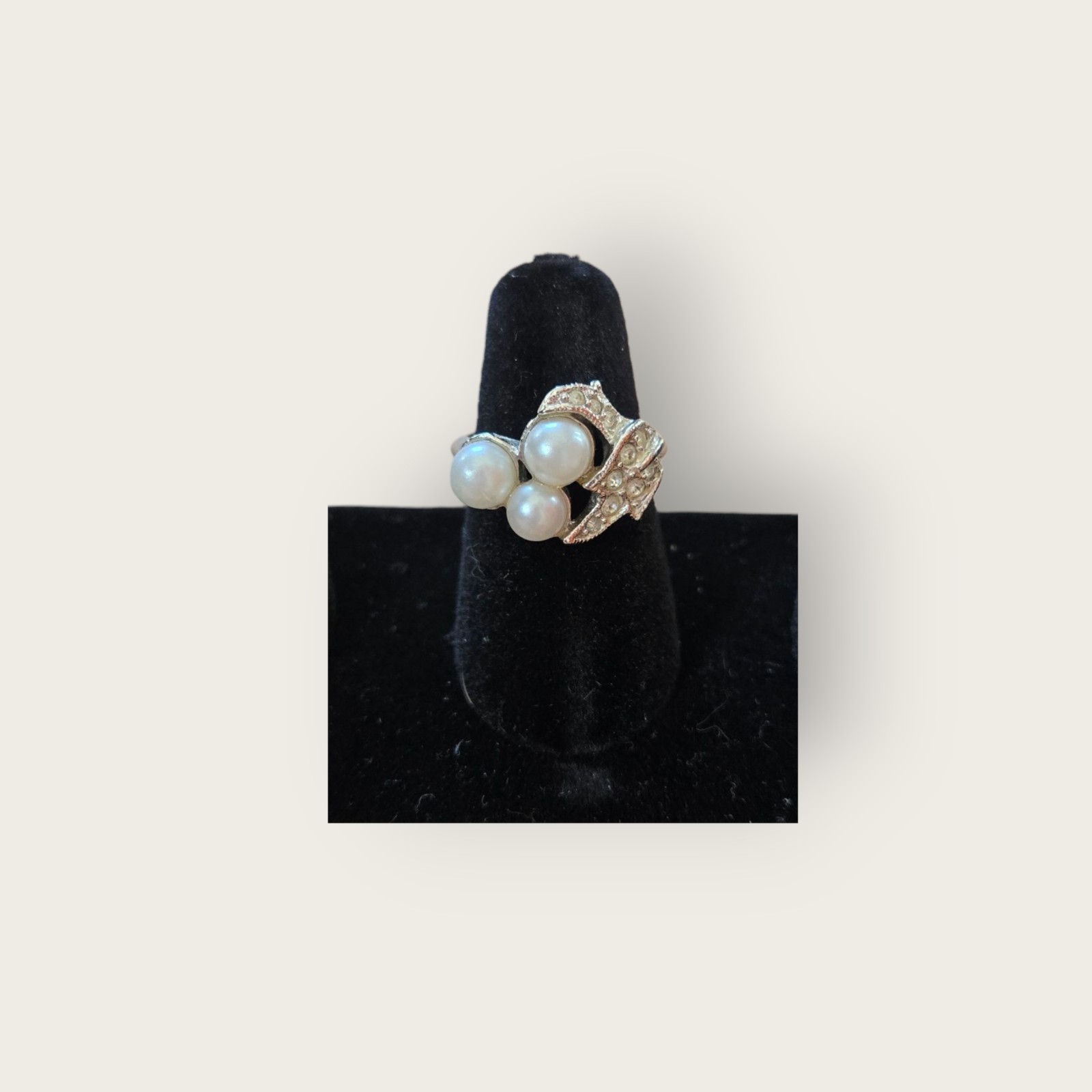 Beautiful Silver Tone 3 Faux Pearl w/ Mini Clear Accent Stones Size 4.5 Ring
