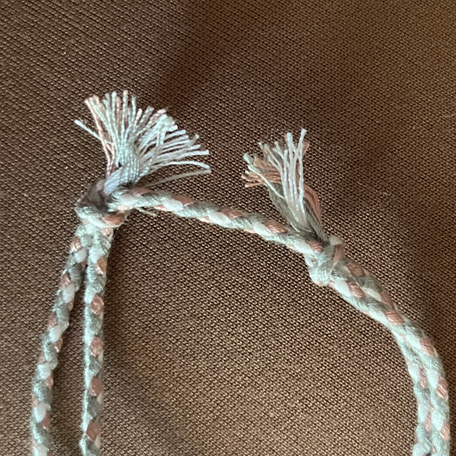 NEW BOHO BRAIDED THREAD FRIENDSHIP BRACELET ADJUSTABLE GRAY ROSE WHITE NIP
