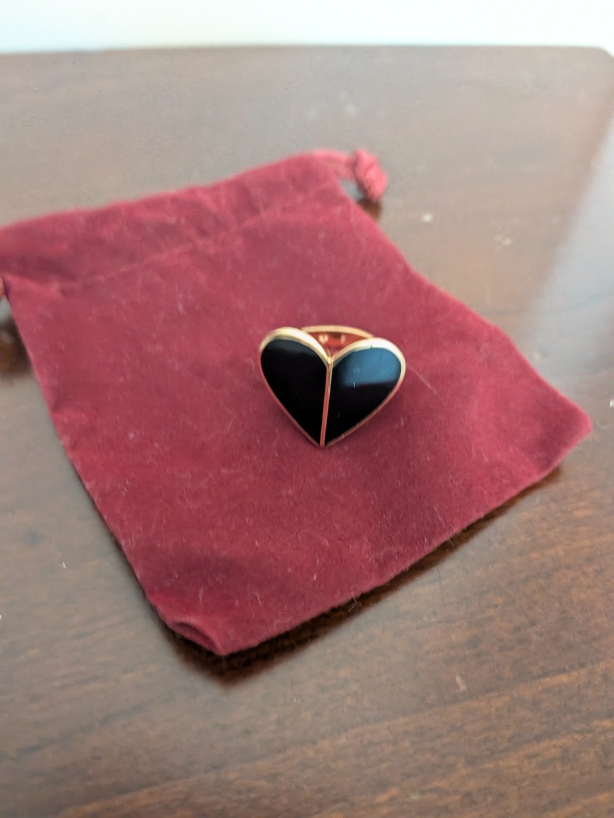 Kate Spade Heart Cocktail Ring – Size 8 – NWOT – Black & Gold