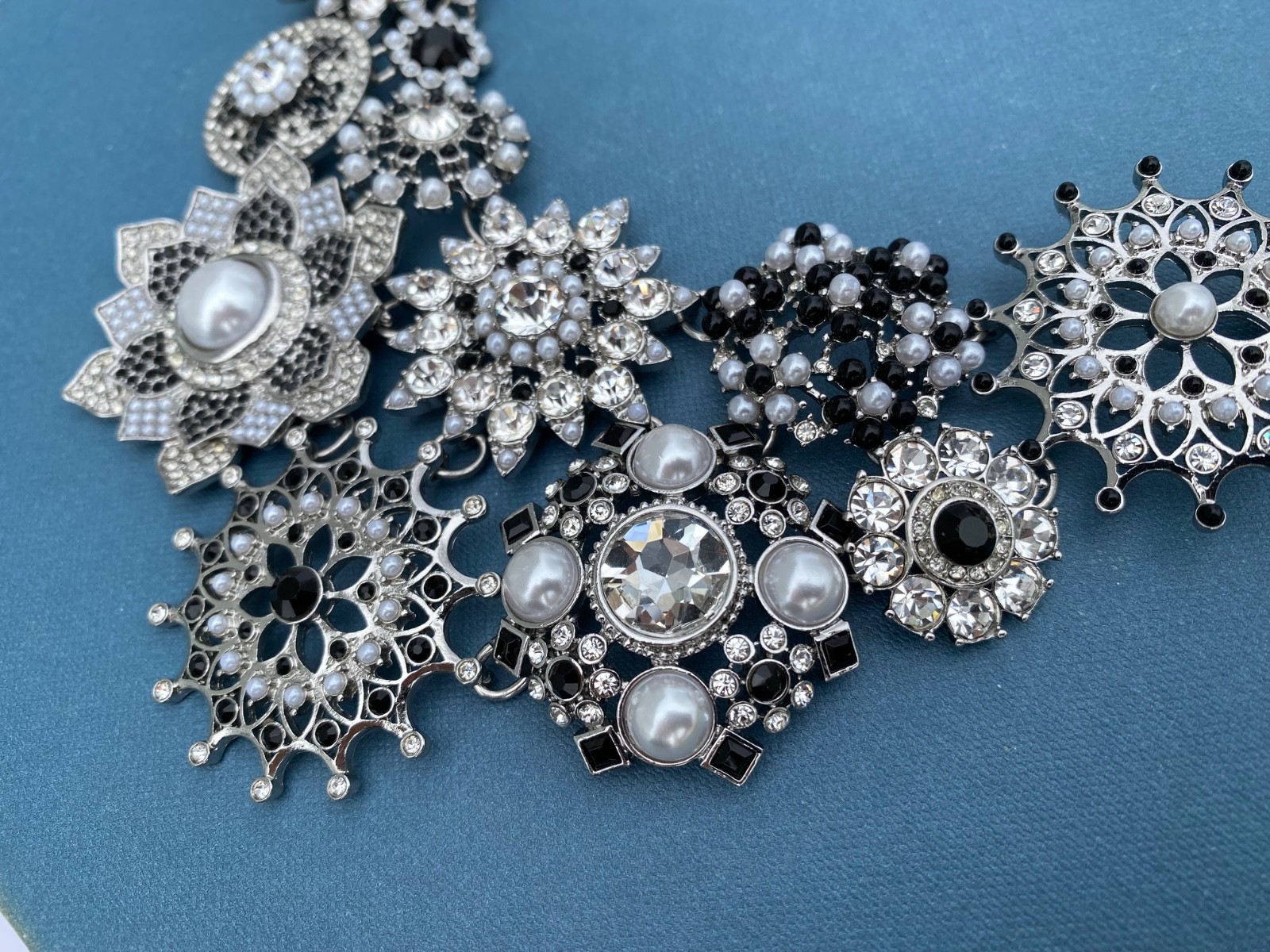Necklace White House Black Market Silver Tone Floral
