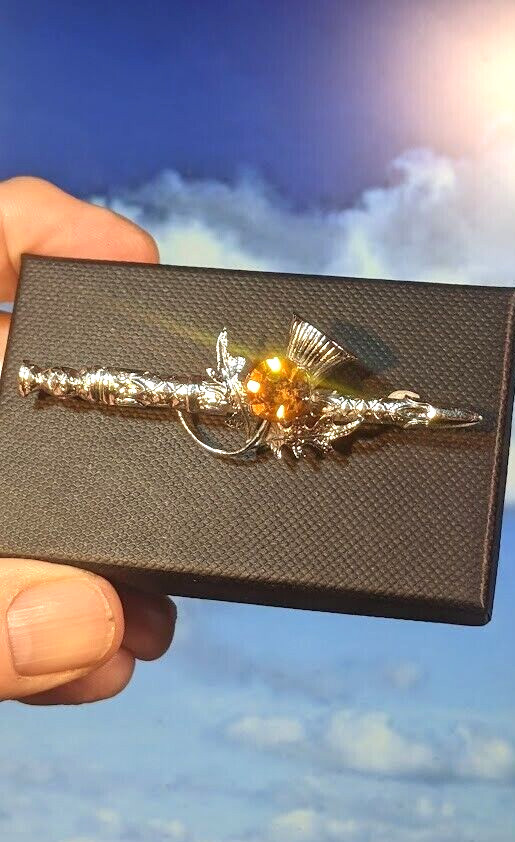 Vintage Celtic Scottish Mizpah Thistle Brooch Shawl pin, in Gift Box. 73mm