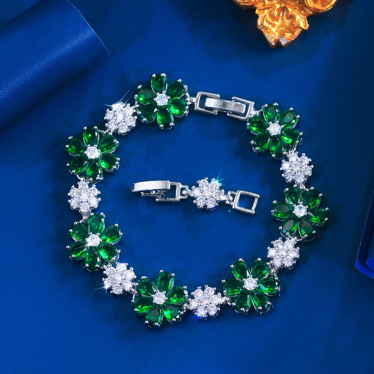 Wedding Cubic Zirconia Pretty Flower Bracelet Silver Plated Women Party Jewelry