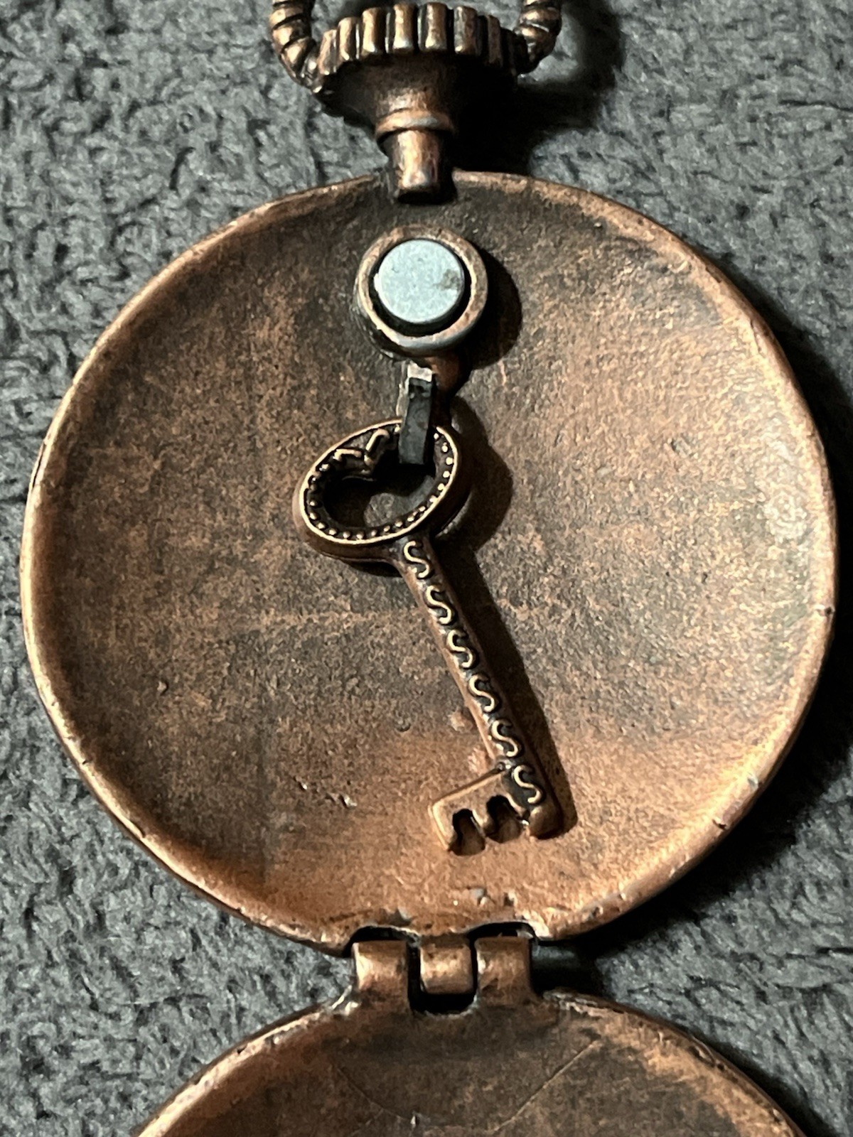 False Pocket Watch With Key Inside Magnetic Copper Pendant 2″ 41.15 g