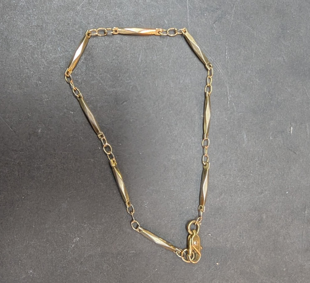 Unmarked Gold Tone Bar Link Chain Bracelet 7.5 Inch Lobster Lock