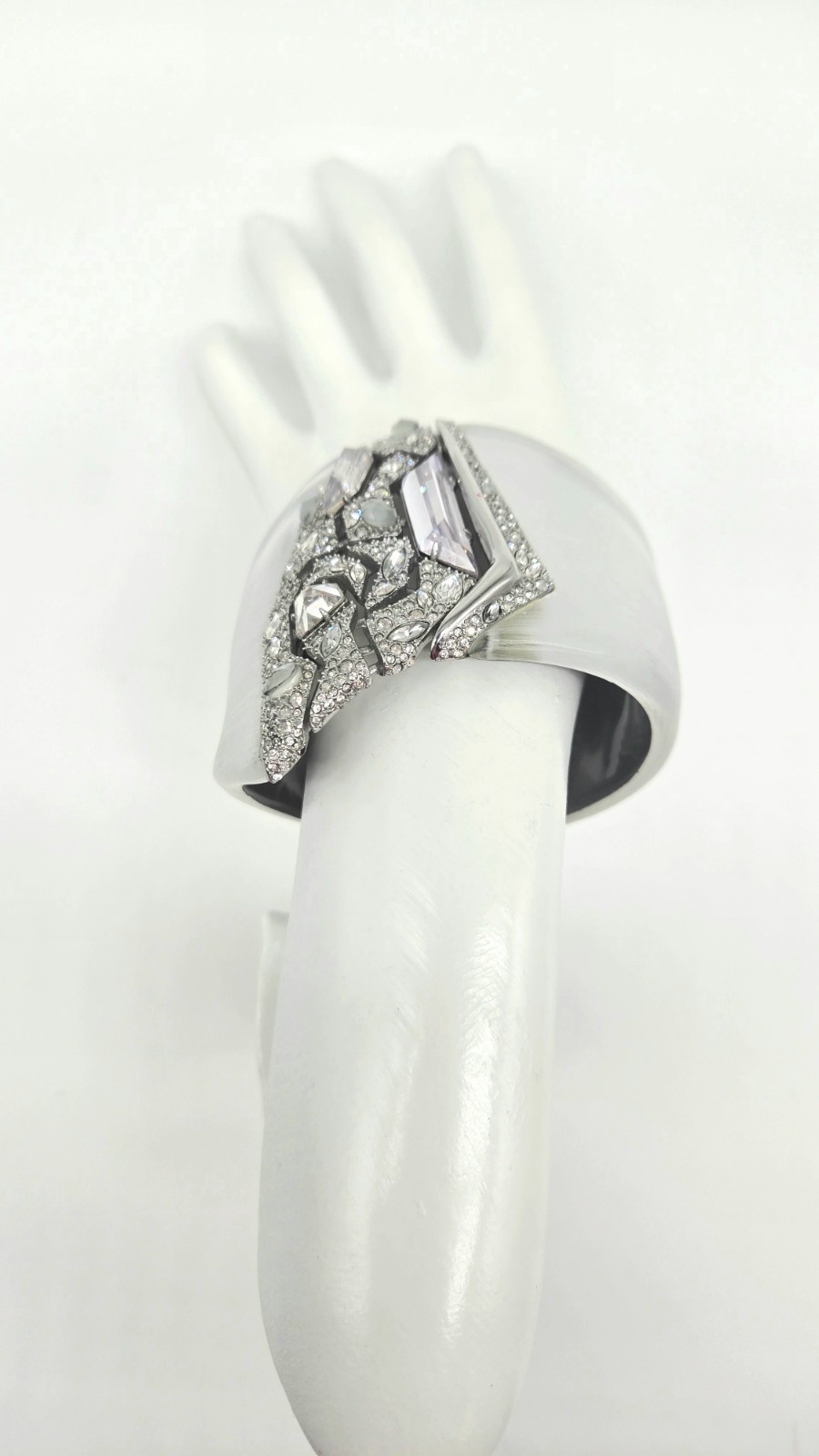 Alexis Bittar Architectural Crystal Lucite Hinged Cuff – Collector Statement