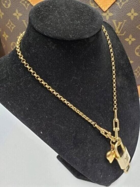 Authentic Louis Vuitton Lock & Key w/ Unbranded Gold Plated Gold Chain Necklace