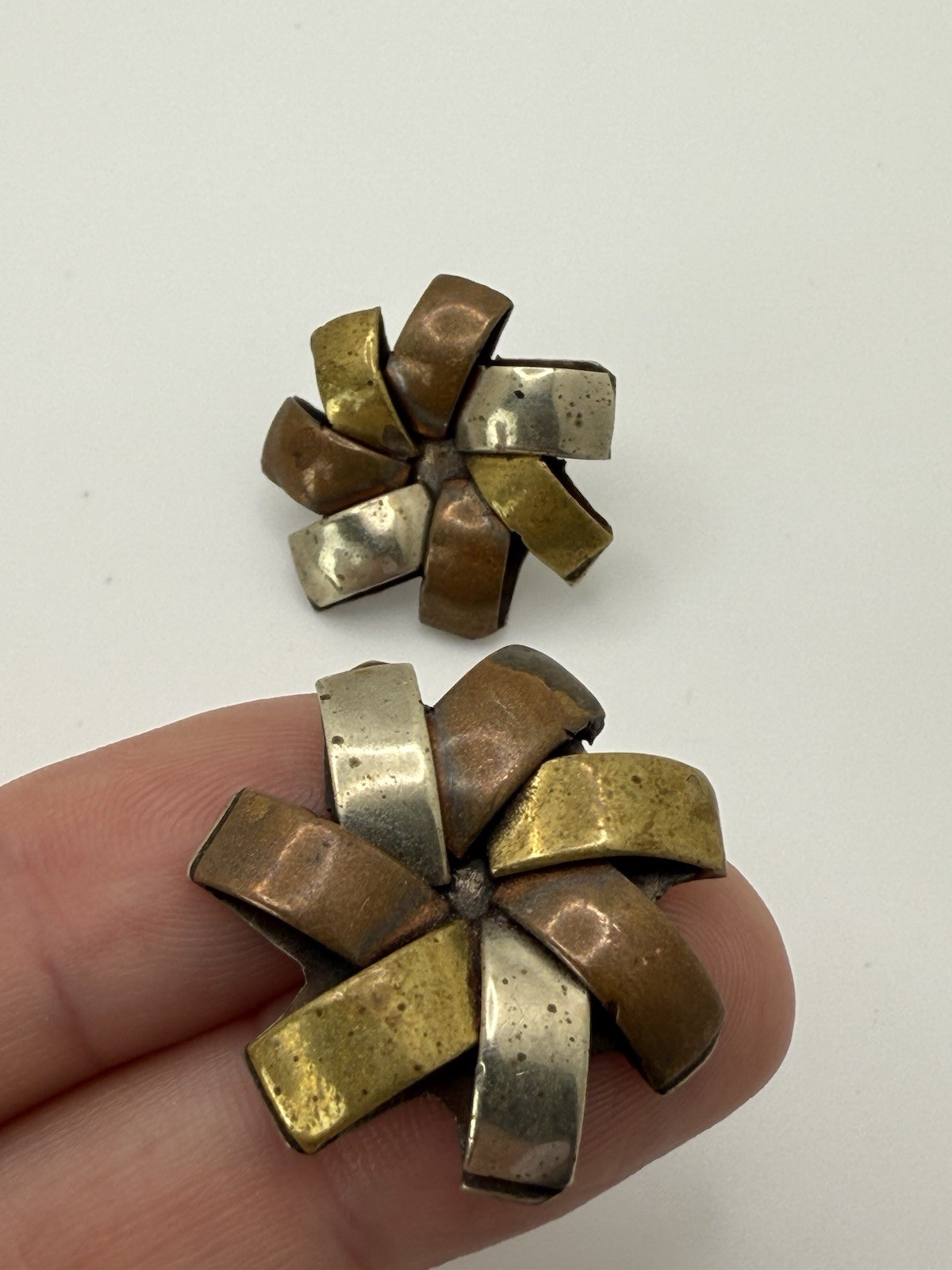 Tri-Tone Gold Silver Brown Metal Flower Stud Earrings, No Stone