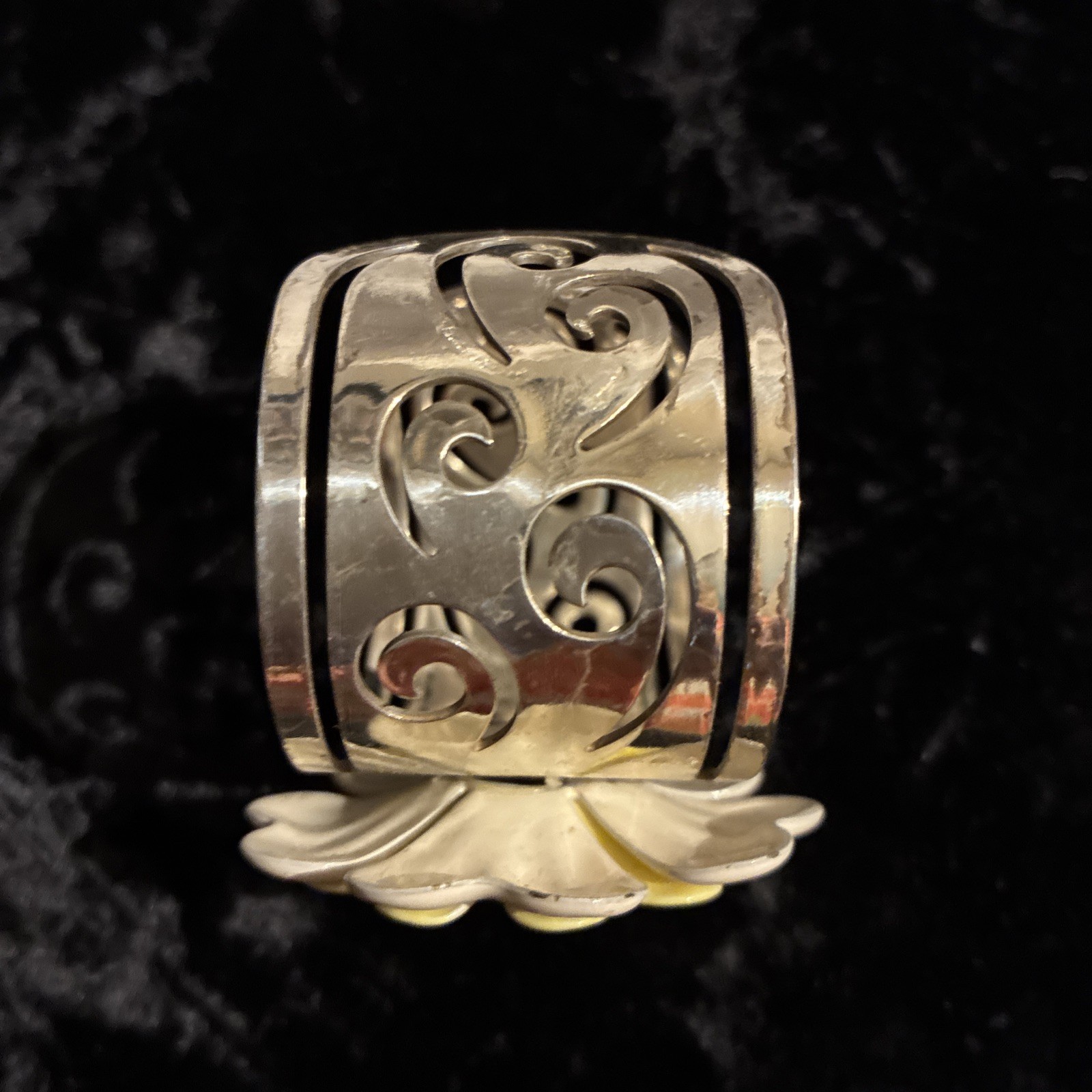 Brighton Yellow Daisy Flower Silver Scroll Cuff Bracelet. Super Rare! Nice!
