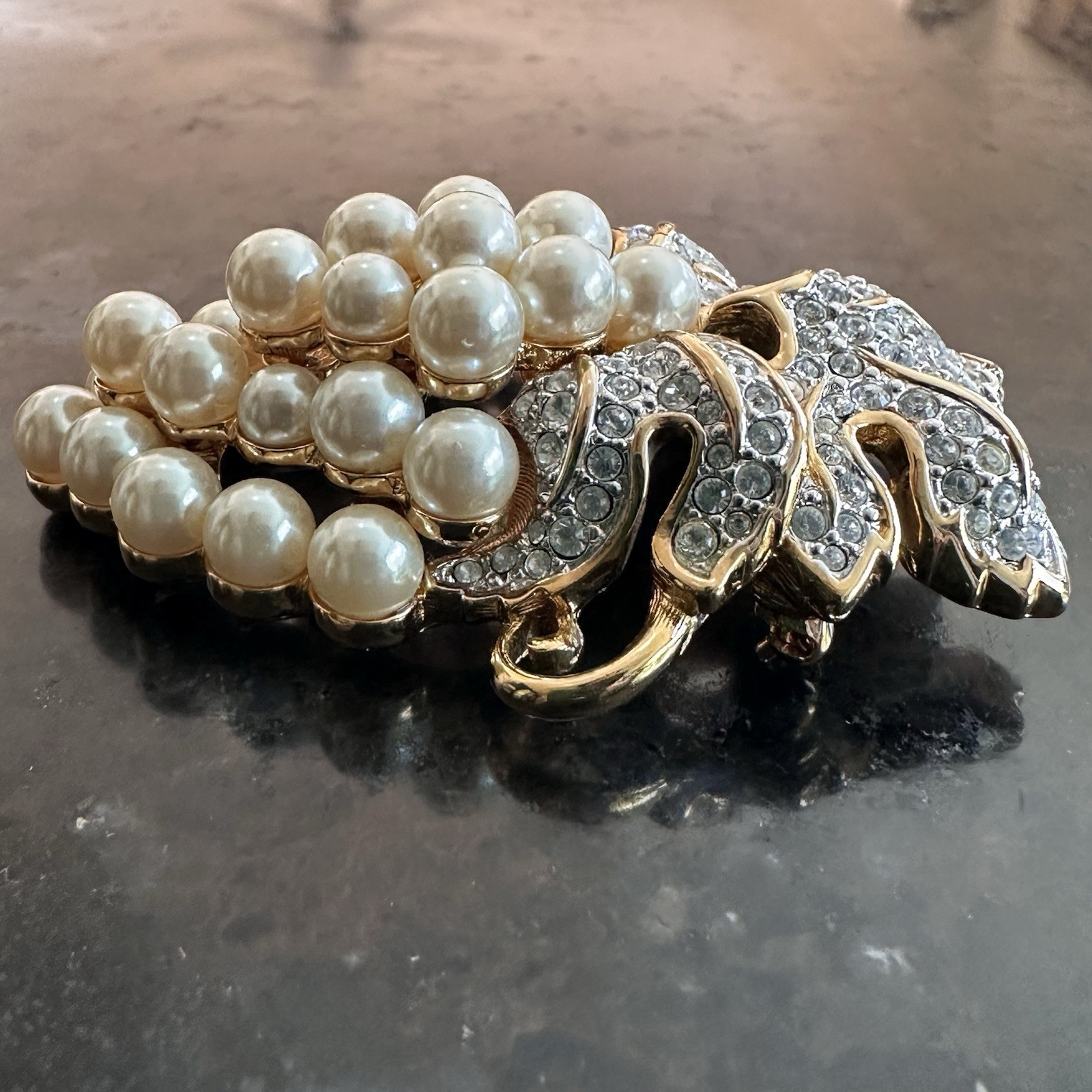 Vtg SWAROVSKI Faux Pearl Rhinestone & 23K Gold Plated Grape Cluster Lg Brooch