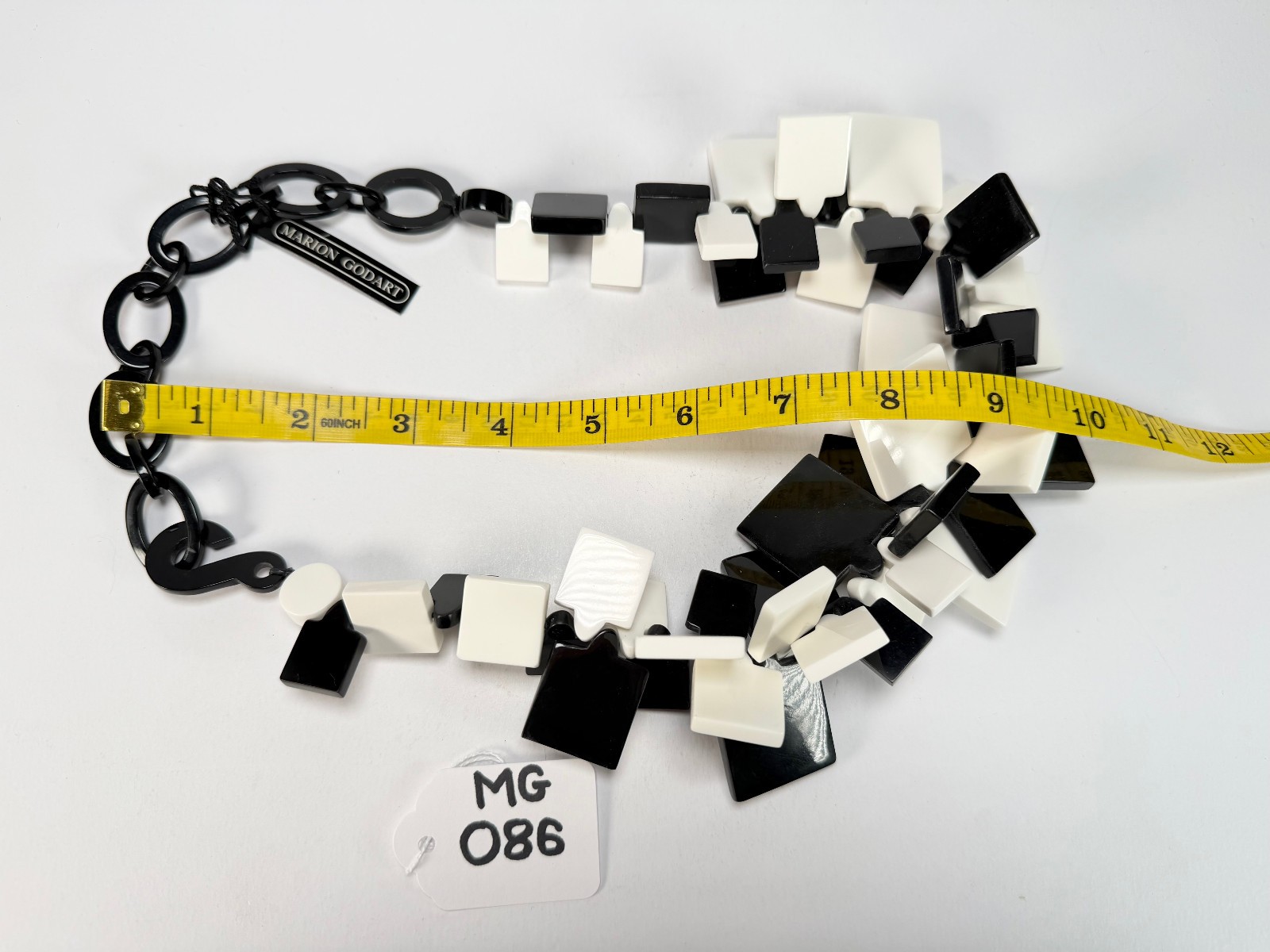 Marion Godart – Monochrome “Draps Tombés” Black & White Resin Necklace