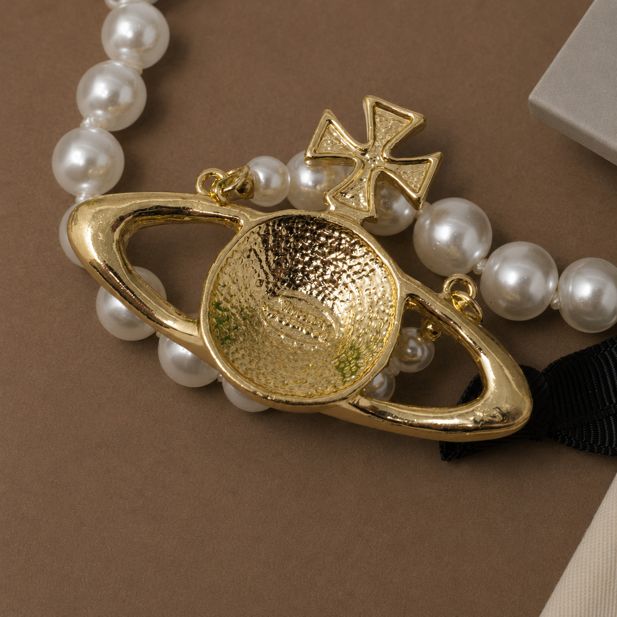 Vivienne Westwood Necklace Single Row Pearl Large Gold Orb Pendant With Box