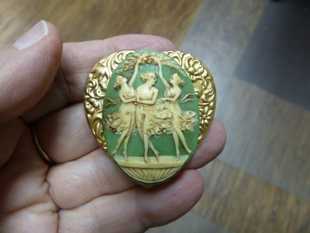 CL5-29 THREE MUSES Graces Faith Hope Charity goddess green CAMEO pendant JEWELRY