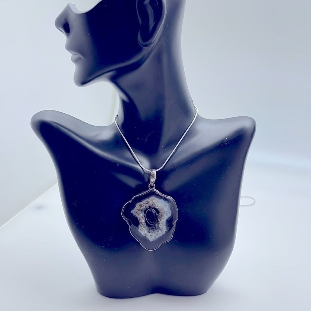 NWT Black Agate and sterling silver setting necklace pendant