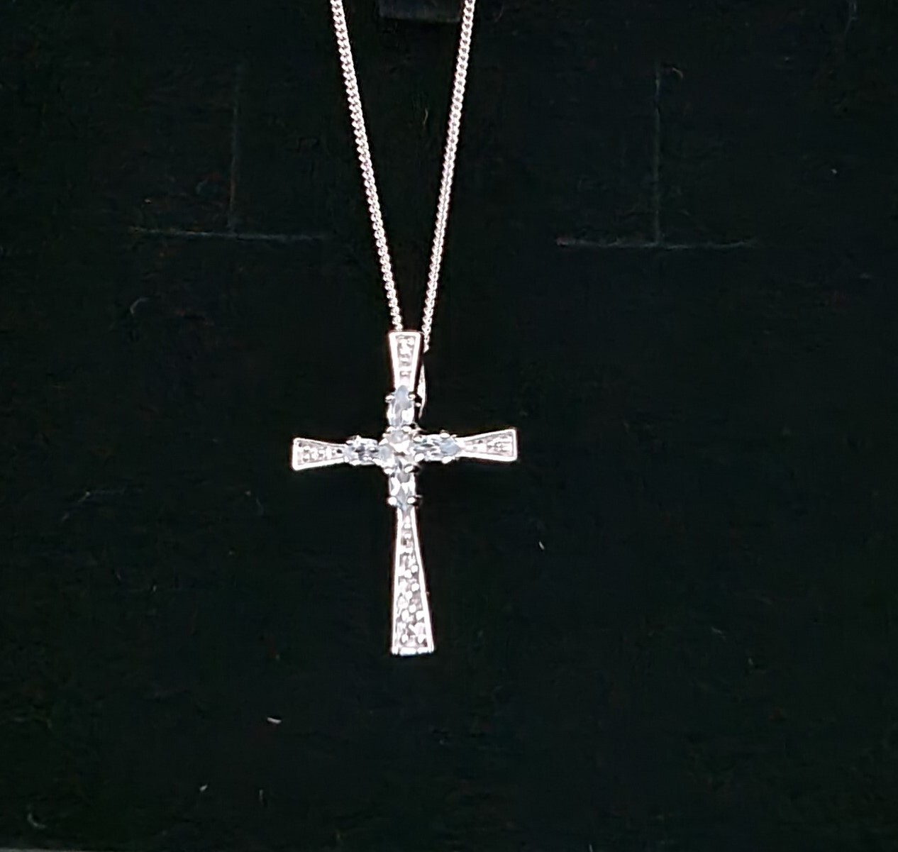 925 Sterling Silver Cross Faint Blue Cubic Zirconia Crystals 18″ Silver Chain