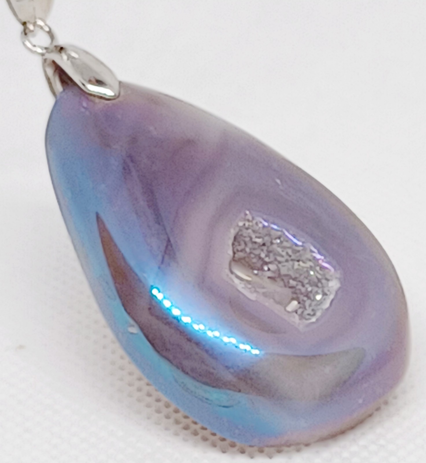 White & Purple Drusy Quartz Pendant (25g) With 20″ Stainless Steel Necklace NEW