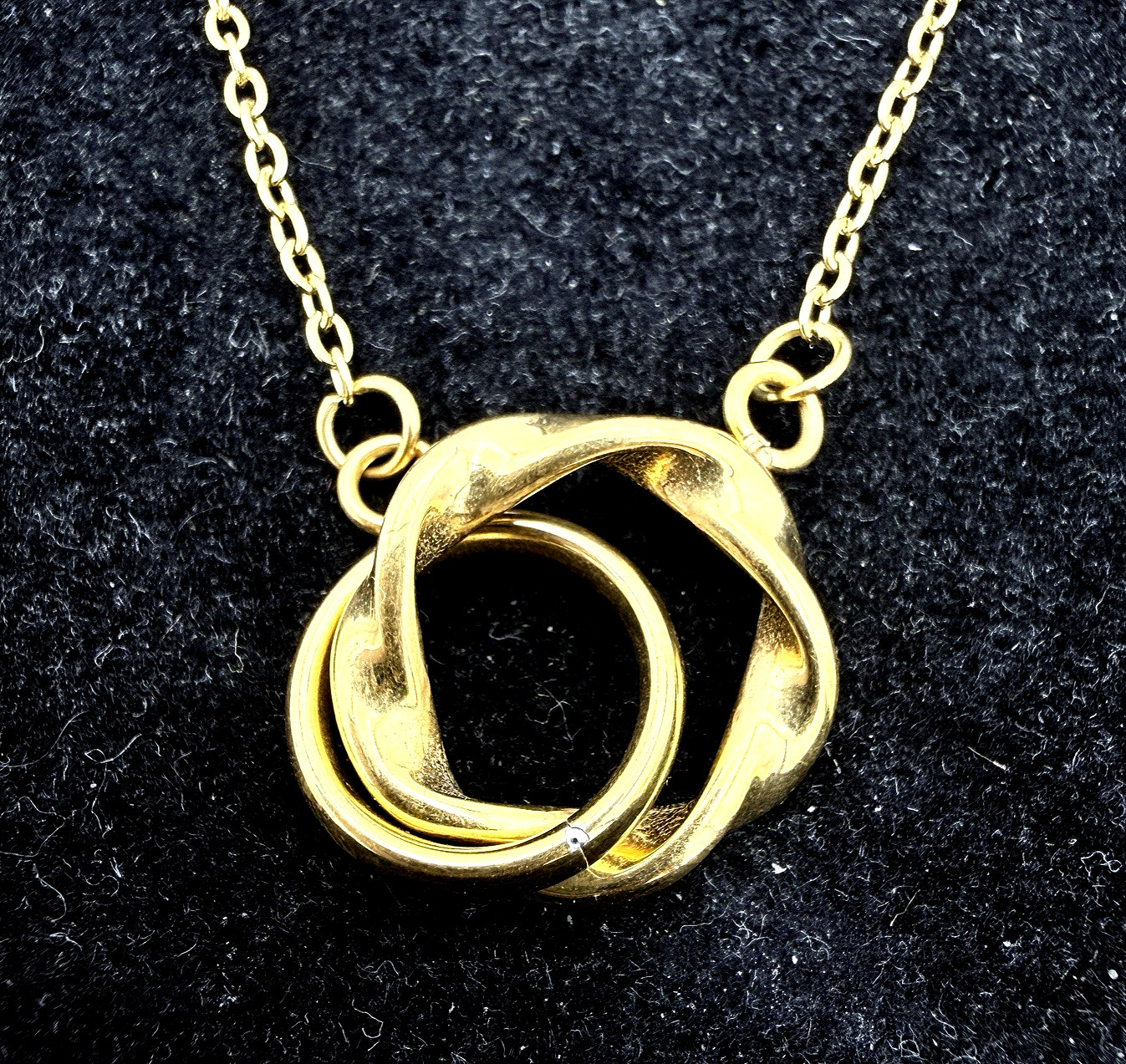 Nominal Interlocking Double Ring Necklace 16-22” Gold Tone Adjustable