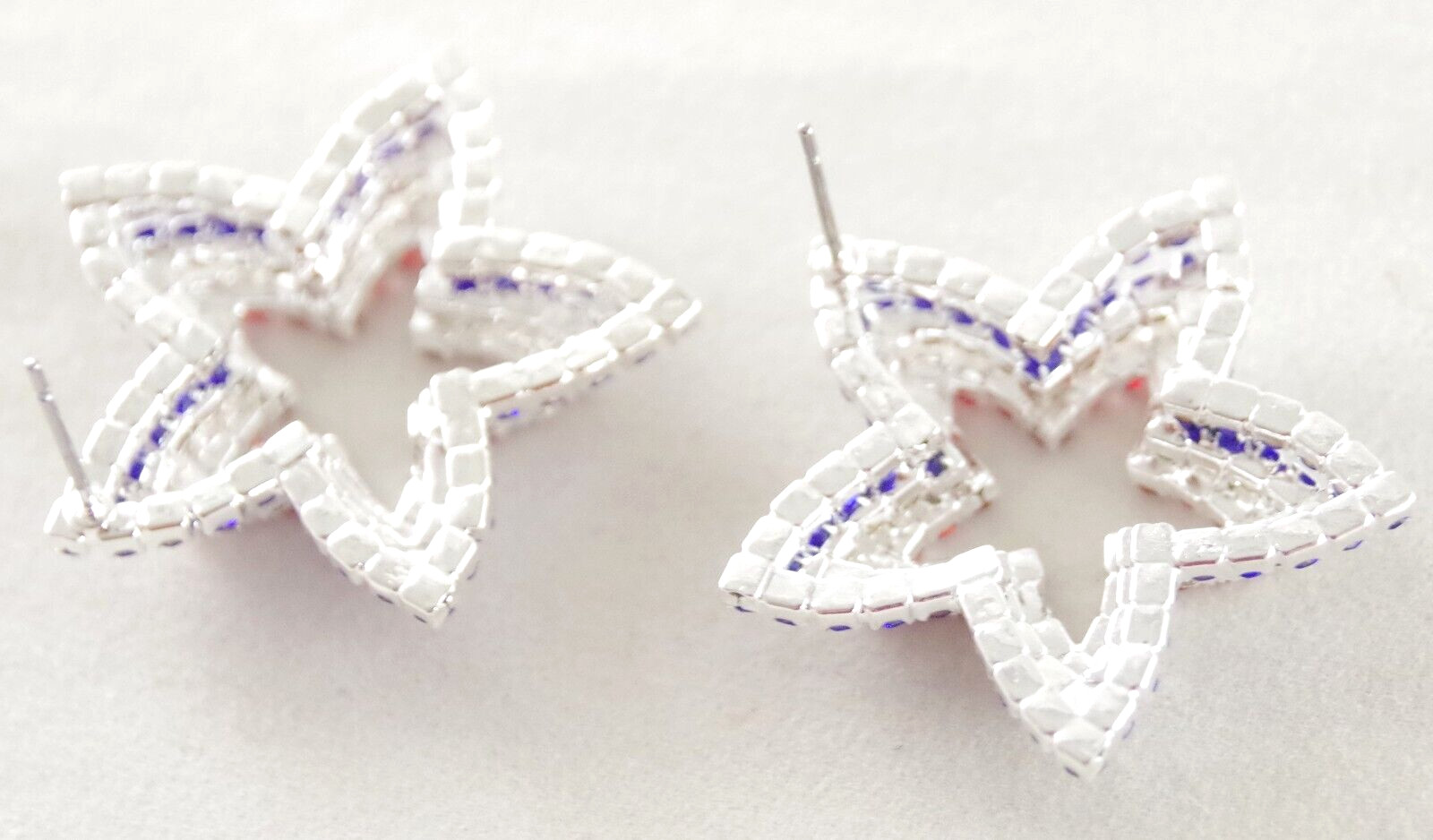 Prong-Set Rhinestones! 1.25″ NEW BETSEY JOHNSON PATRIOTIC TIERED STAR EARRINGS