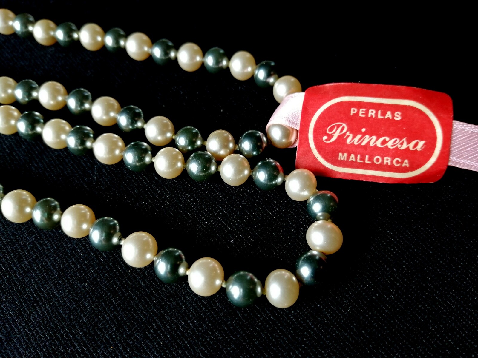 Beautiful Authentic Majorica Round 7mm Pearl Necklace 47″ long