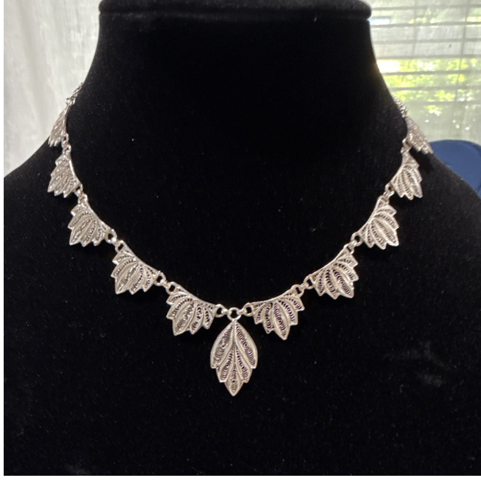 Silver Tone Filigree Leaf Link Cable Chain Necklace Metal Hook Clasp 15”
