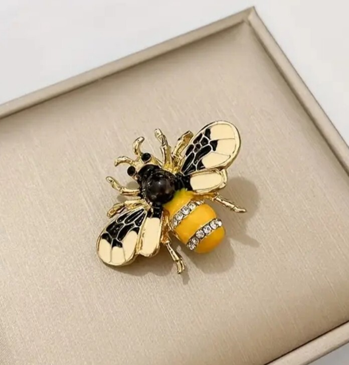 SMALL CUTE HONEY BEE INSECT BUG LAPEL BROOCH PIN~VINTAGE STYLE~RHINESTONE ENAMEL