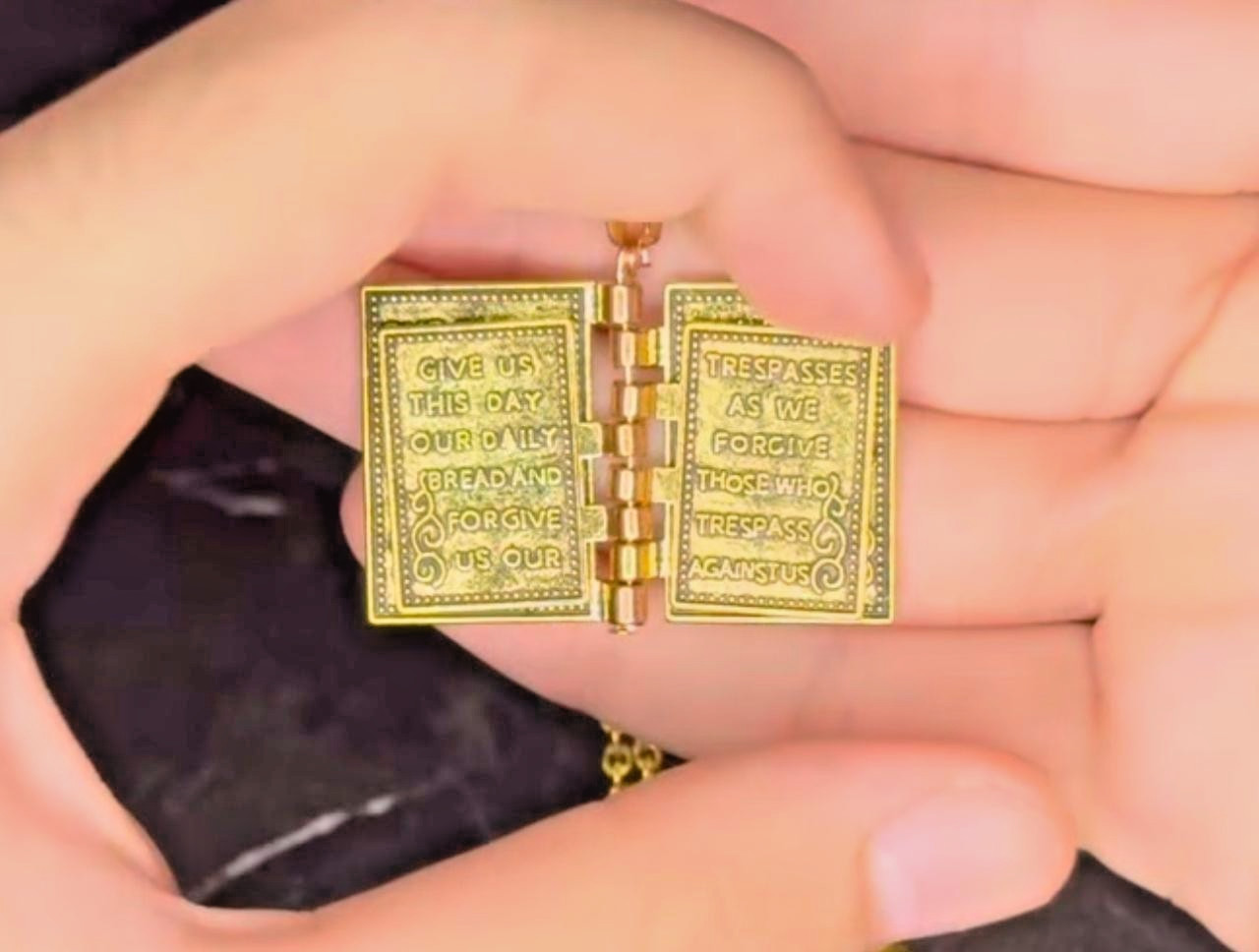 christian necklace,jewellery