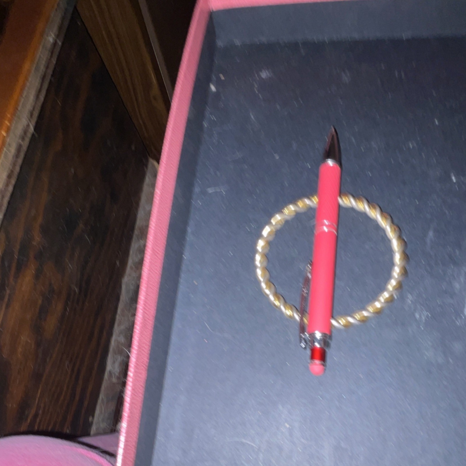 Gold Tone Twisted Metal Bangle Bracelet Round Shape Less Than 8 in Fashion
