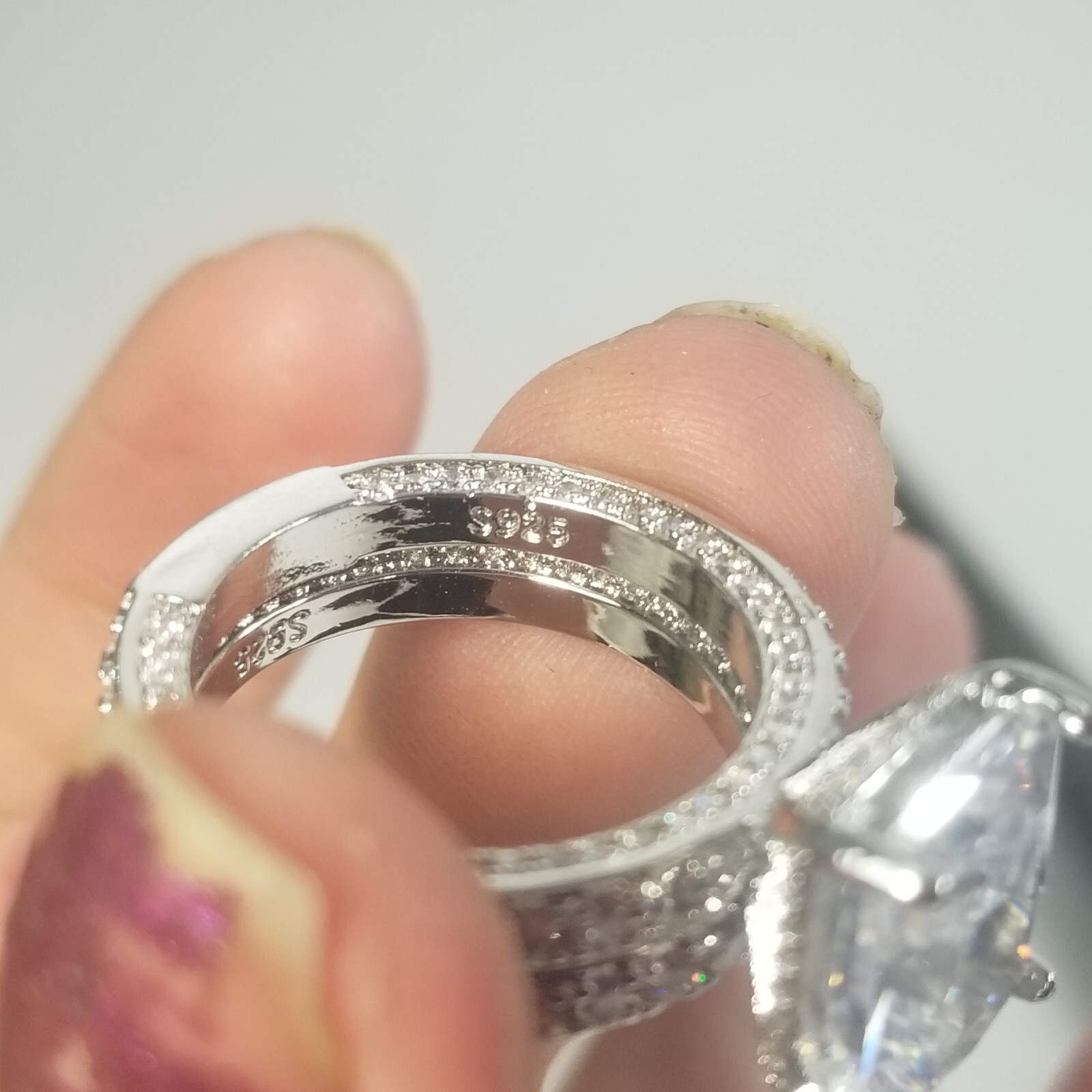 Pair of Vintage Rhinestone Womens Rings Silver Tone Large All Over Size 8.5