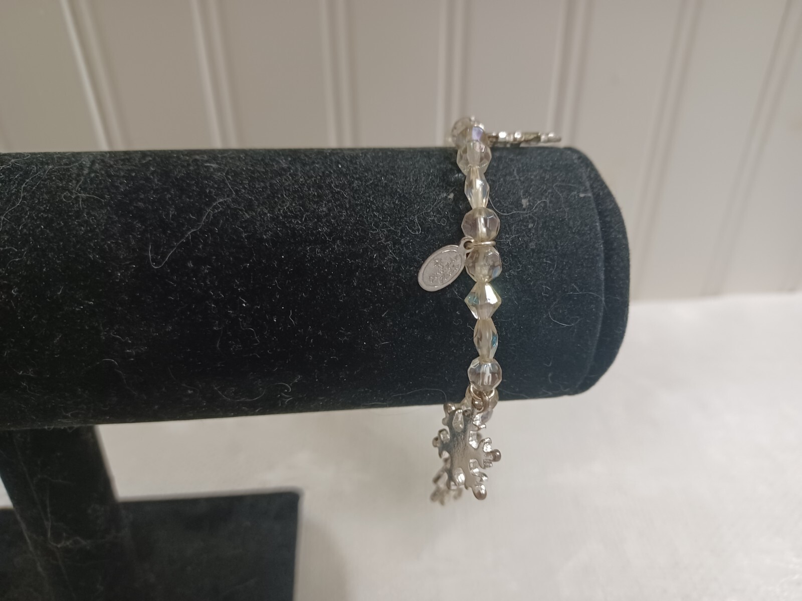 Christopher Radko Crystal Bead Snowflake Charm 3″ Diameter Stretch Bracelet