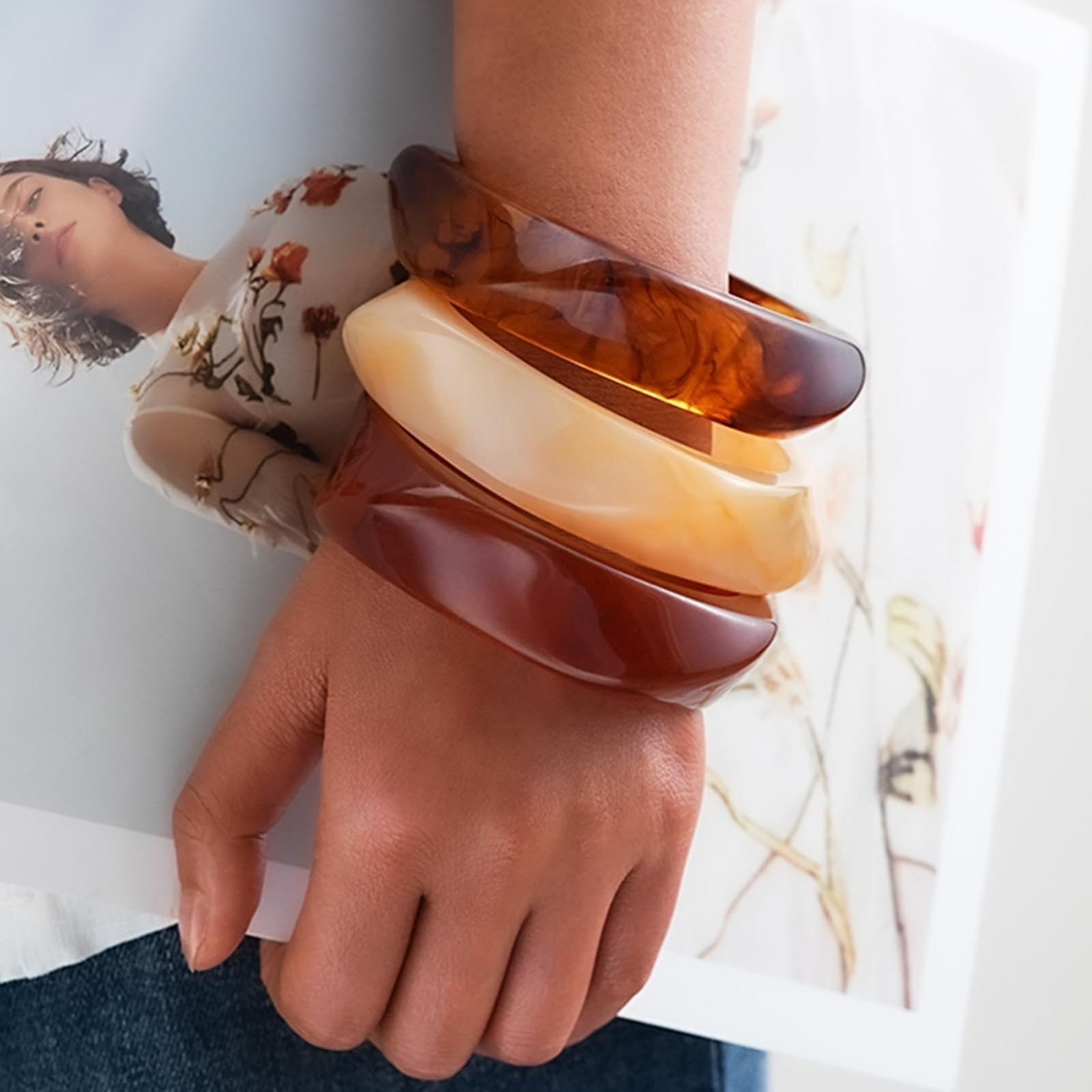 Chunky Resin Acrylic Bangle Bracelets for Women, Colorful Wide Geometric Bang