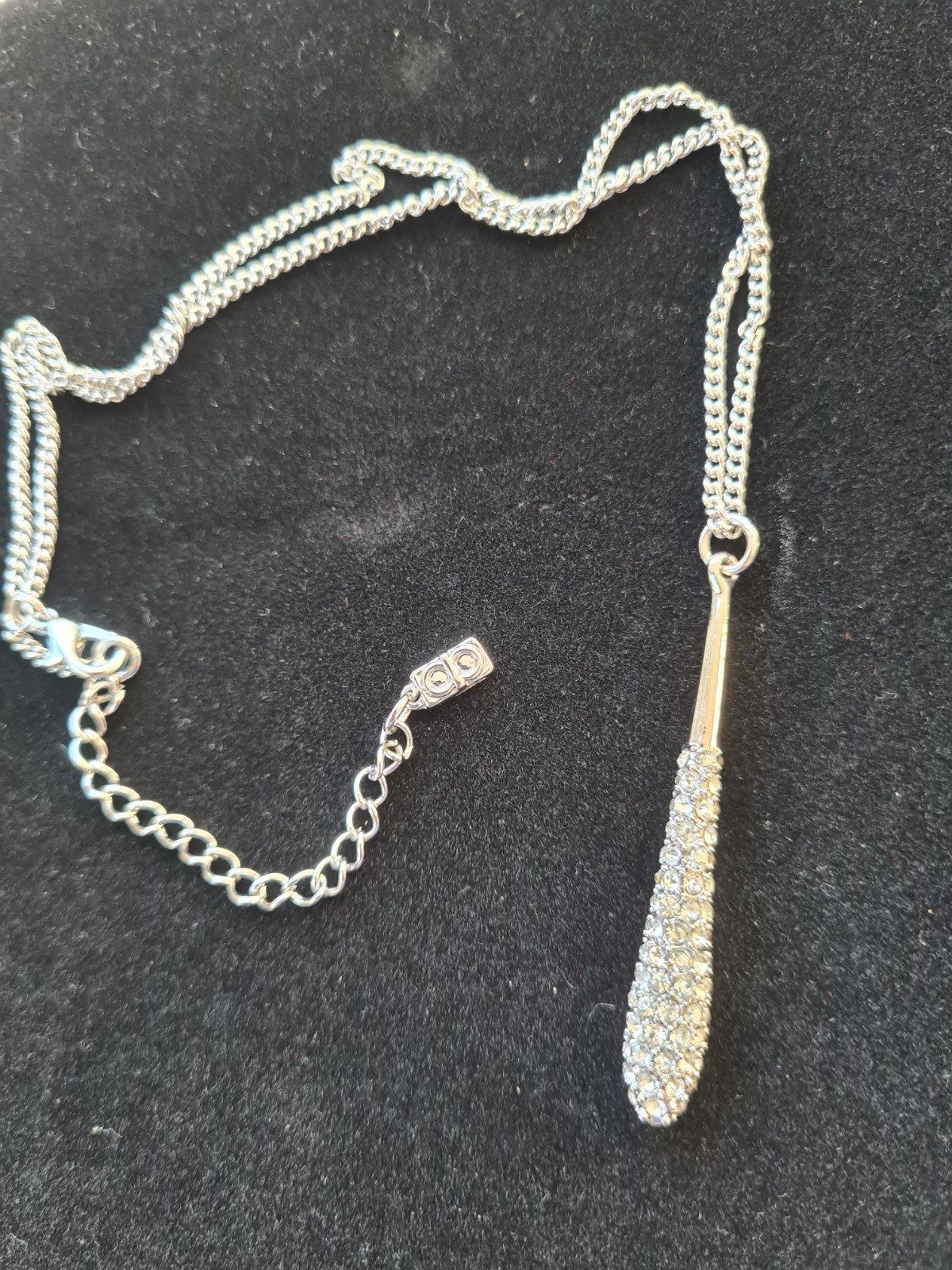 Debenhams Silver Tone Chain With Clear Rhinestones Sport Bat Design Very Good.