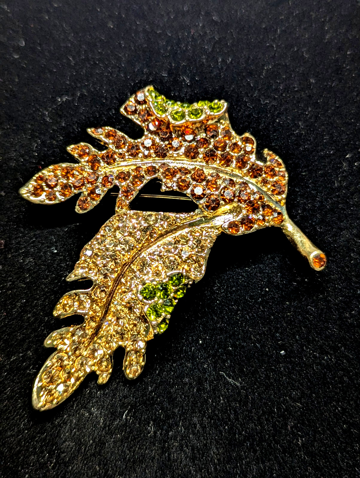 2007 KENNETH JAY LANE MULTICOLOR RHINESTONE LEAF GOLD TONE BROOCH/PIN~3″X2″~AVON