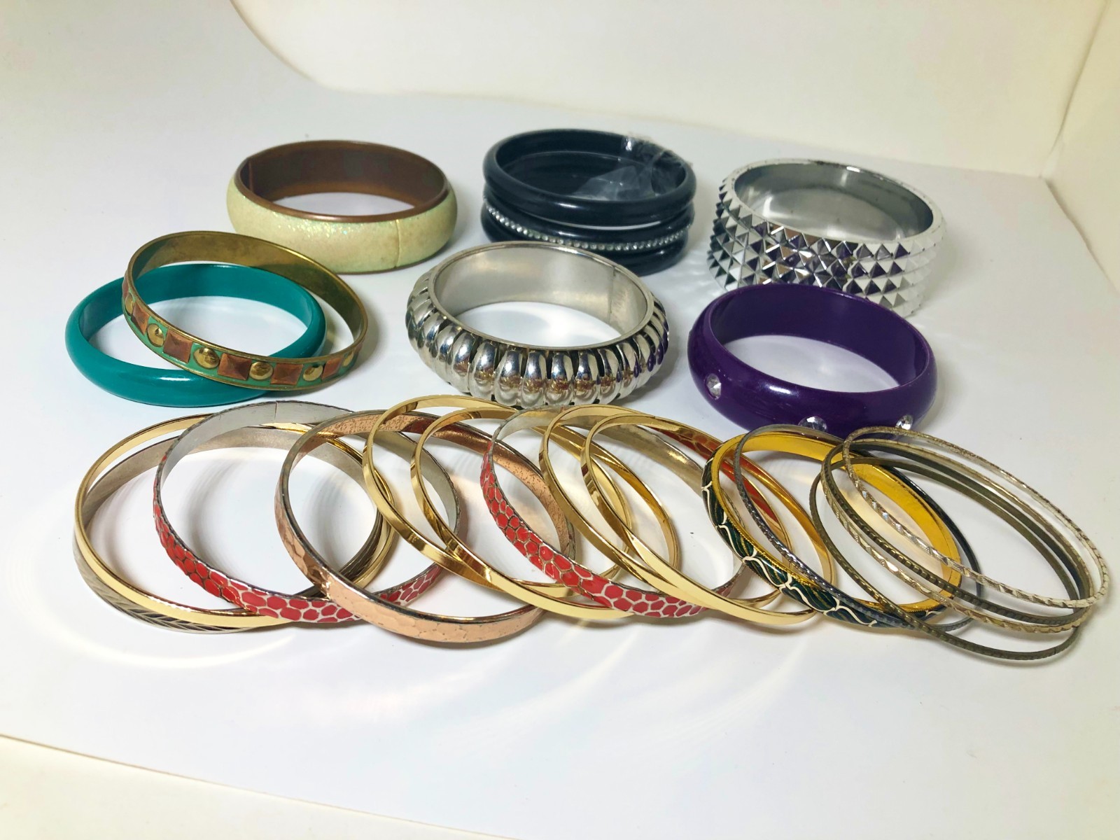 Mixed Lot of 22 Bangle Bracelets Metal & Plastic Wide & Thin Multiple Designs