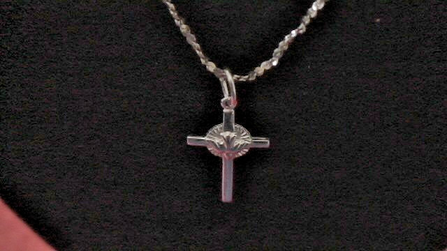 .925 Sterling Silver Cross Pendant and Chain Necklace 17″ – 3.2 grams