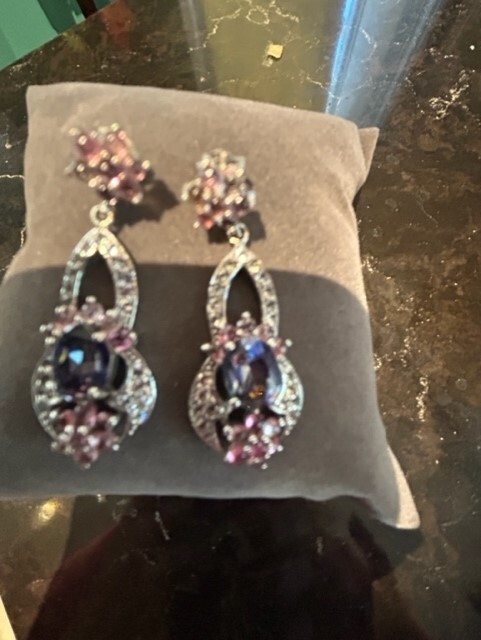 Gorgeous NWOT Simulated Tanzanite & Simulated Gems Silver Earrings
